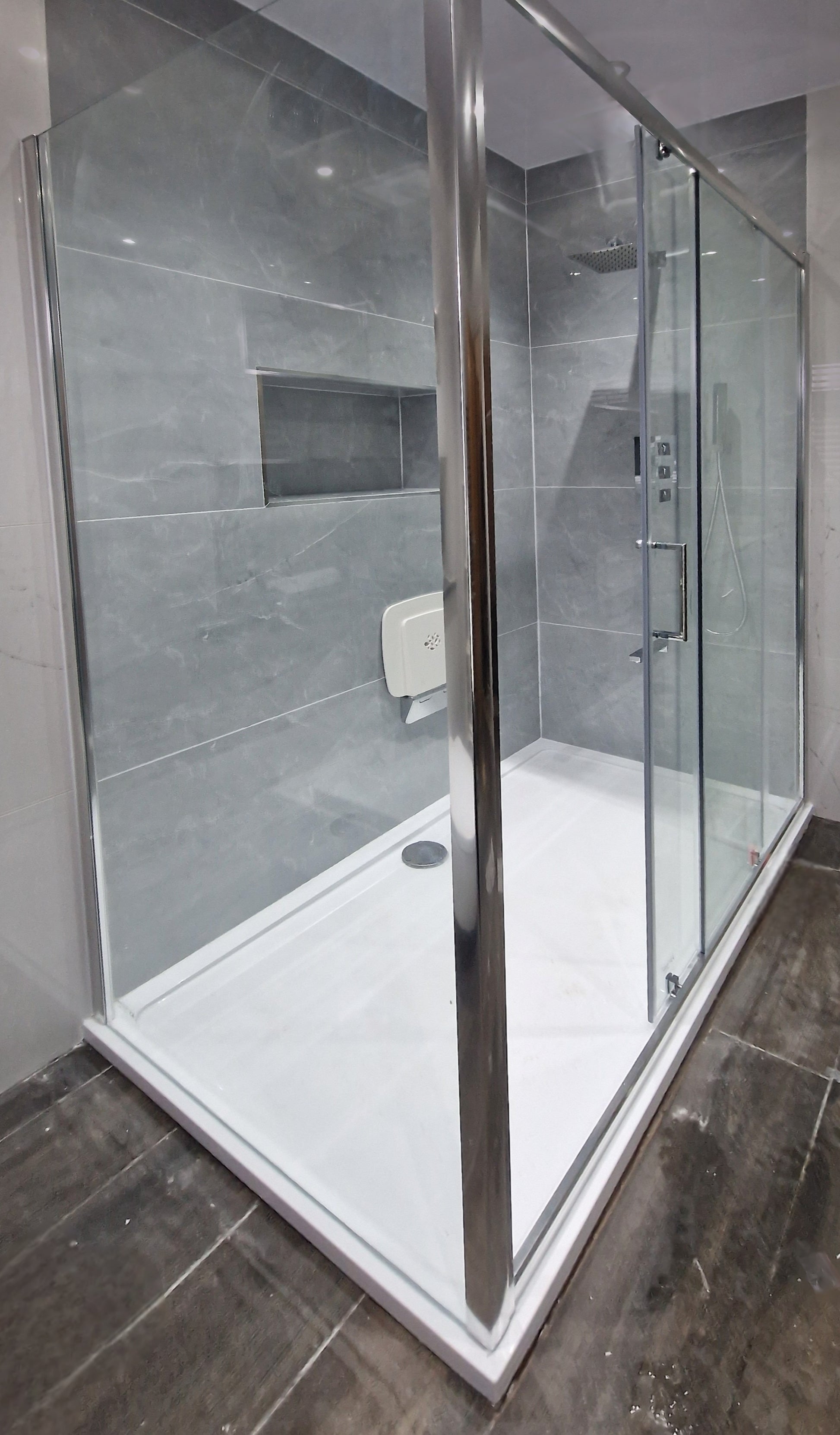 Premium Shower Side Panels - 8mm Glass - KW Bathrooms - kwbathrooms.co.uk